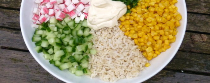 салат из крабовых палочек с рисом