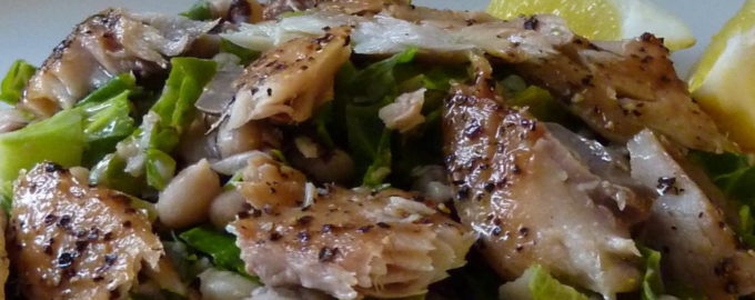 салат из консервированной скумбрии