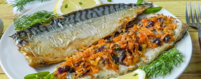 Запеченная скумбрия в духовке с овощами