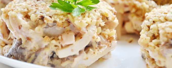 салат из кальмаров с сыром и яйцом