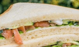 Сэндвичи с семгой и сливочным сыром