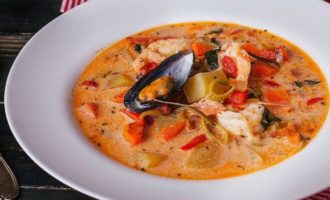 сливочный суп с морепродуктами