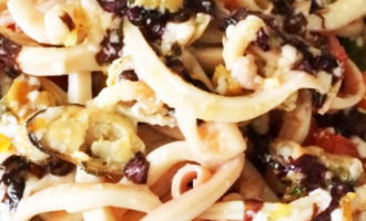 Морепродукты под сливочным соусом